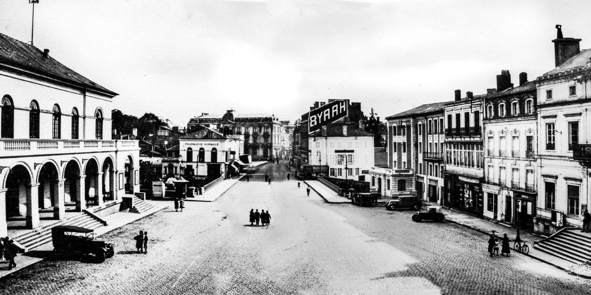Place Charles de Gaulle à Mont de Marsan